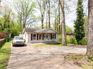 828 McLendon Dr, Scottdale, GA 30079