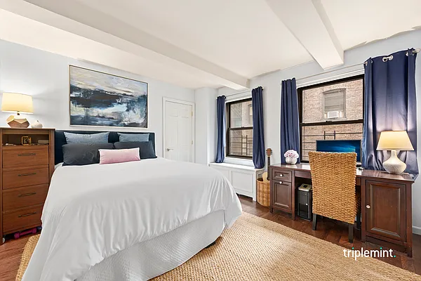 Sold by Triplemint | media 10