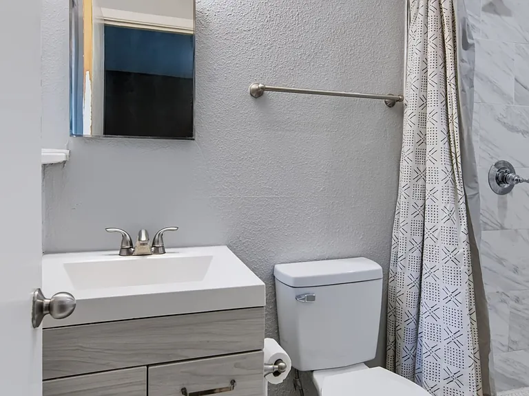 8005 Lazy Lane Rd — Photo 21