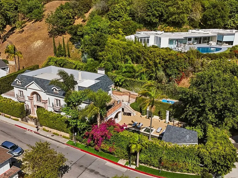 900 Chantilly Rd — Photo 43