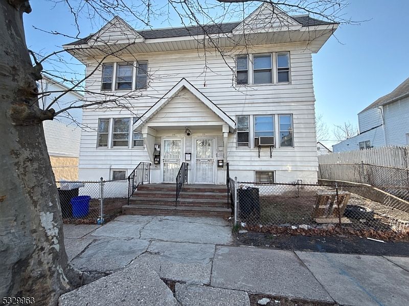 1st image of 70 Bedford St