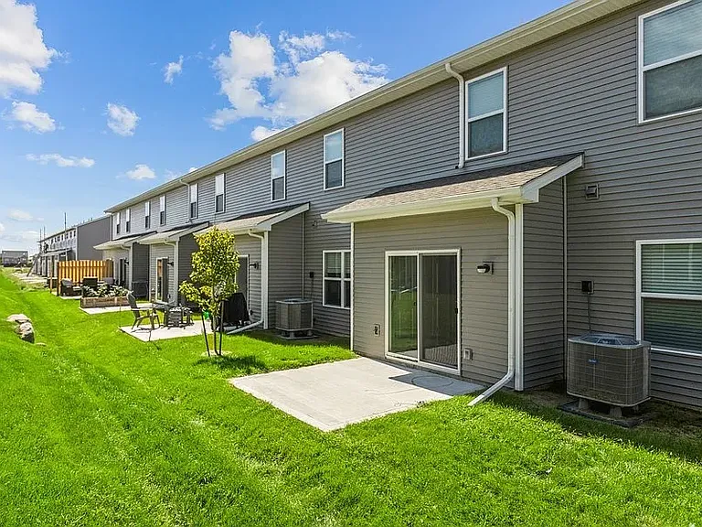 3319 NW Cedarwood Ln — Photo 12