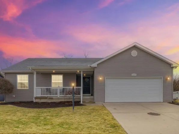 2405 N Fairfield Dr, Urbana, IL 61802