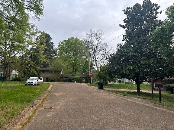 2nd image of 501 Whitehead Dr