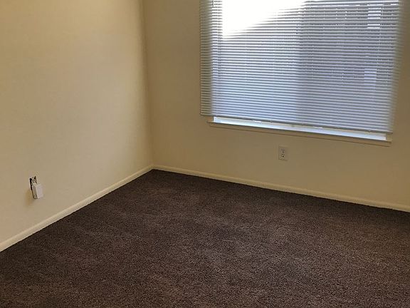 4th image of 24784 Sundial Way