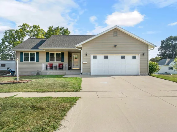 300 W Marion St, Manchester, IA 52057