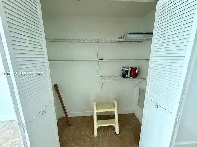 7501 E Treasure Dr #5H — Photo 17
