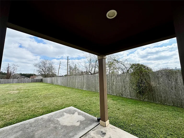 7540 Connemara Dr — Photo 7