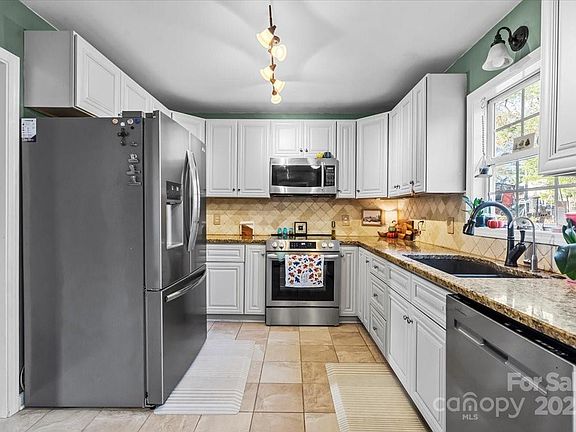 5th image of 8851 Oldenburg Dr