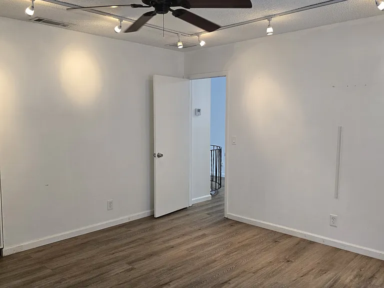 128 Swan Pkwy E — Photo 21