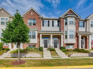 0N055 Creekside Dr, Winfield, IL 60190