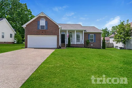 901 Highland Dr Photo 1