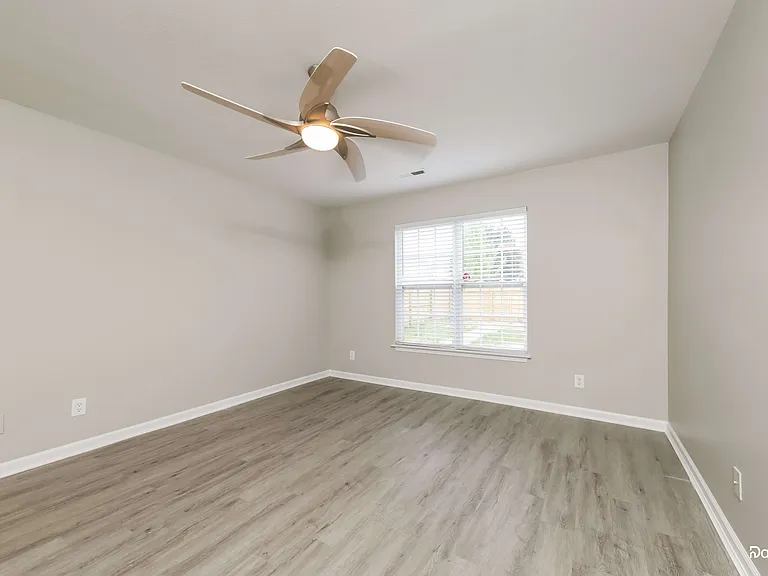 124 Dunbarton Ct — Photo 10