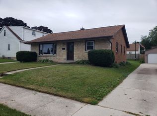 905 Summit St, Manitowoc, WI 54220