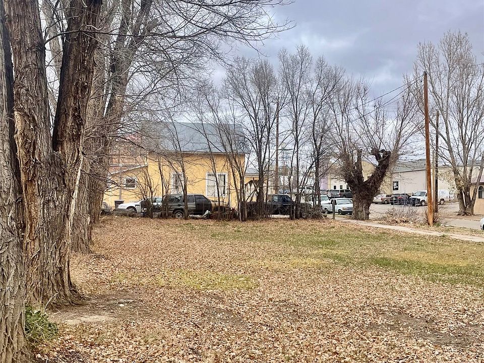 2nd image of 808 Lincoln St
