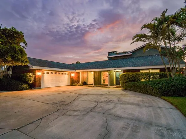 6896 Augusta Blvd, Seminole, FL 33777