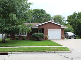 2770 N 31st Pl, Sheboygan, WI 53083