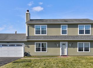 19 Cherry Hill Ln, Manalapan, NJ