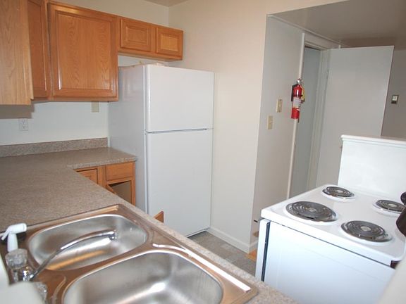 2nd image of 405 E Cottage Grove Ave APT 13