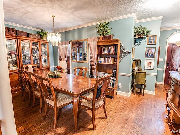2nd image of 7315 Laurel Wood Dr