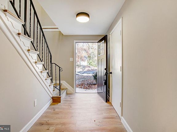 3rd image of 9075 Andromeda Dr