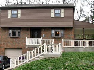 352 Holiday Park Dr, Pittsburgh, PA