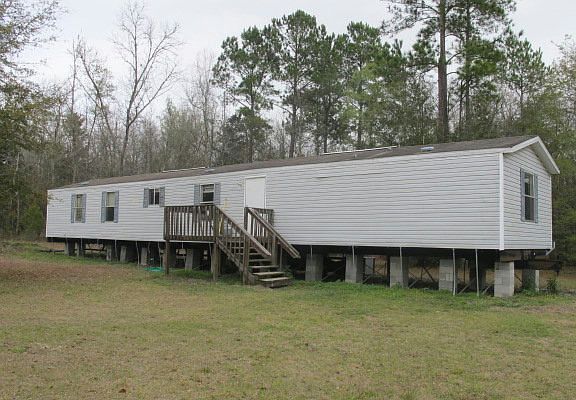 3rd image of 183 SE Waterleaf Dr