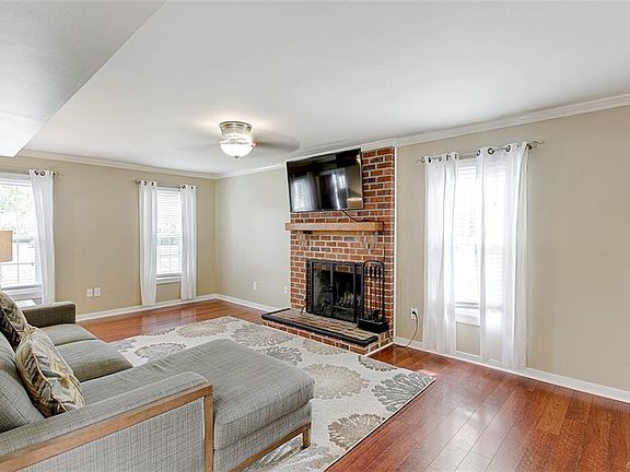 5th image of 9645 Wendhurst Dr