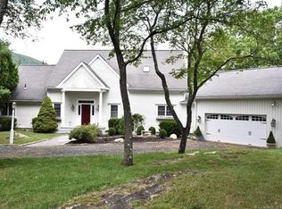 4 Lee Cir, Kent, CT 06757
