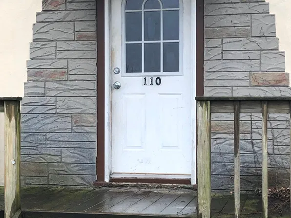 110 N West St, Hollowayville, IL 61356