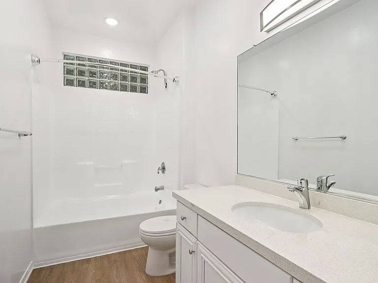 2245 Beverly Glen — Photo 21