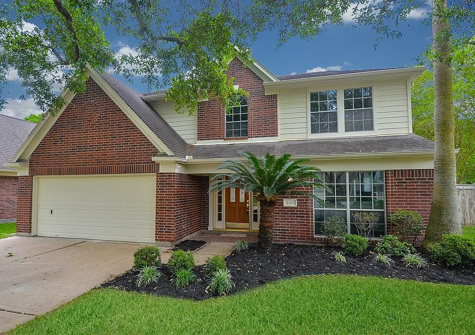 1st image of 1319 Lamplight Trail Dr