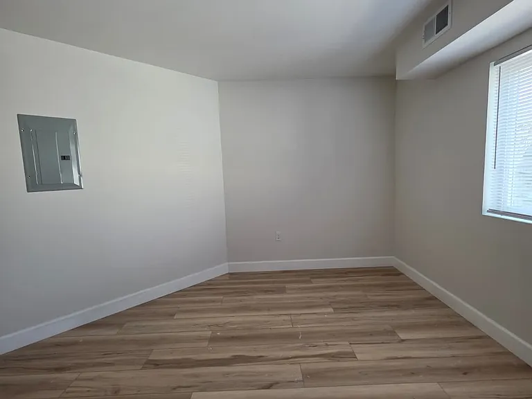 44 Warner St #O3B — Photo 7