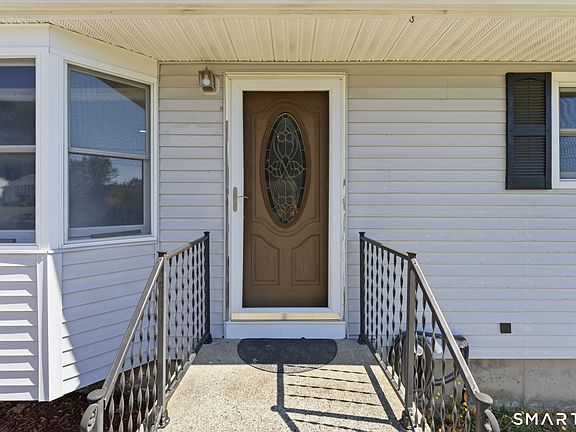 5th image of 289 Indigo Street