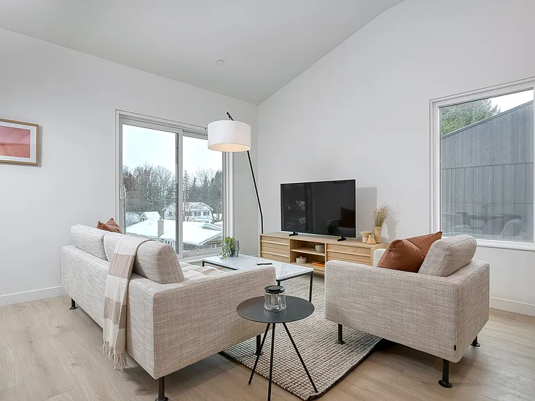 308 Parkside Dr — Photo 10