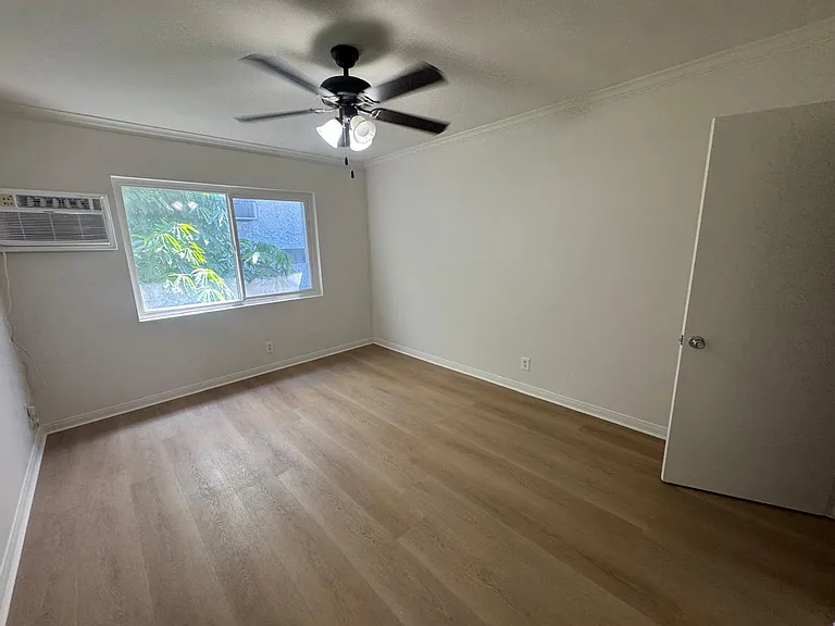 1541 N Detroit St #8 — Photo 11
