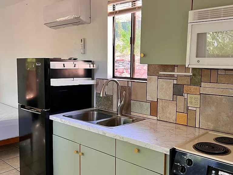 125 Rocky Rd #B — Photo 9