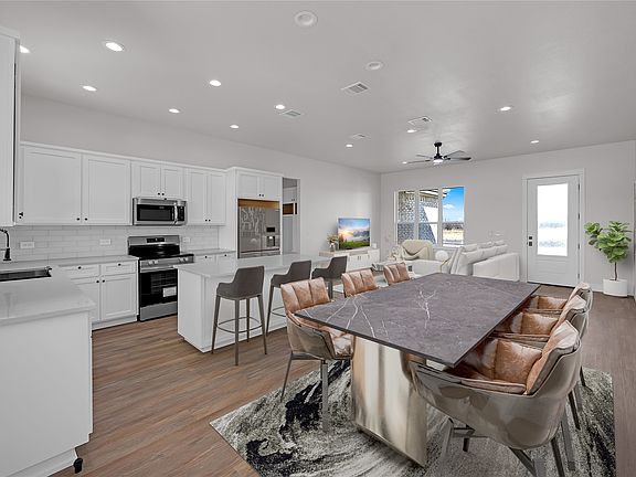 2nd image of 209 Avenida Ave