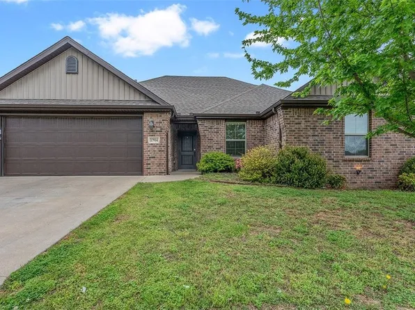 1704 Been Rd, Bentonville, AR 72713