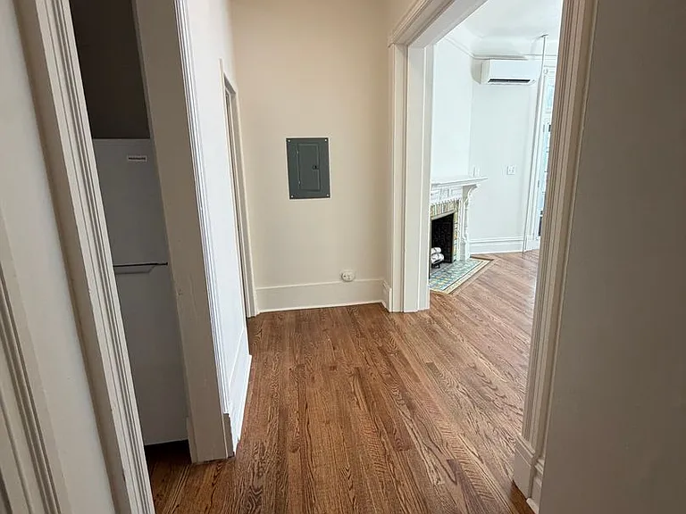 139 E Broad St — Photo 4