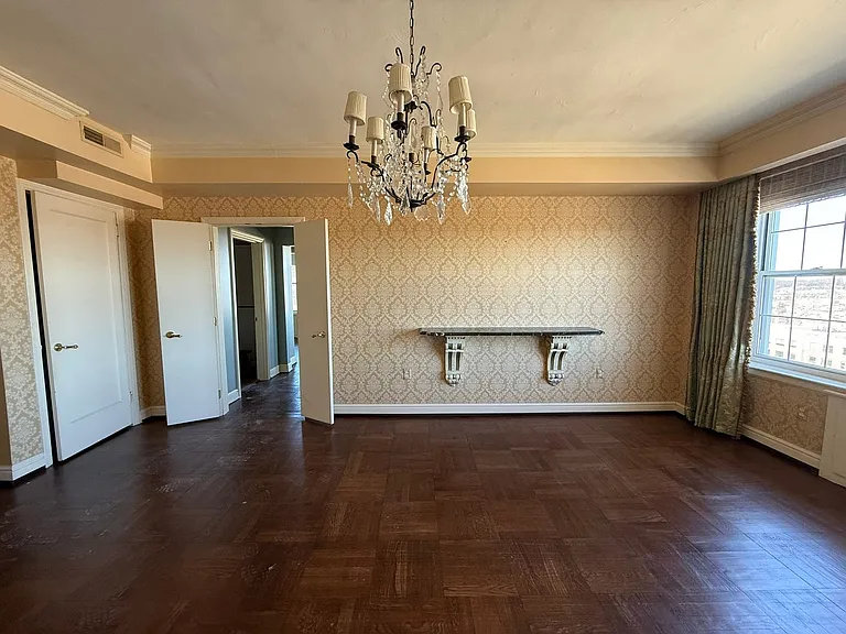 The Royal York Apartments — Photo 92