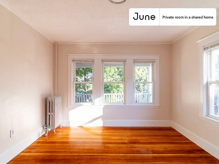 21 Easton St #C — Photo 5