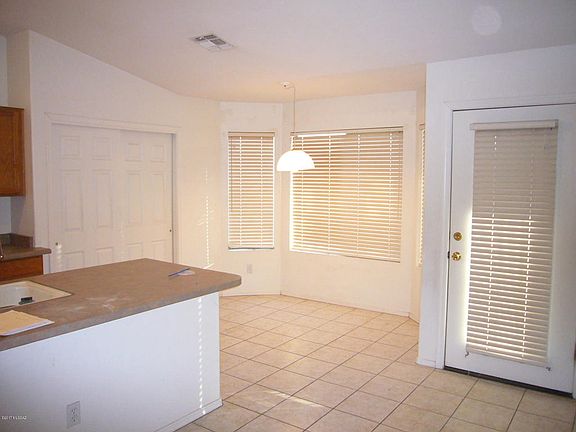 4th image of 8847 N Cricket Pl