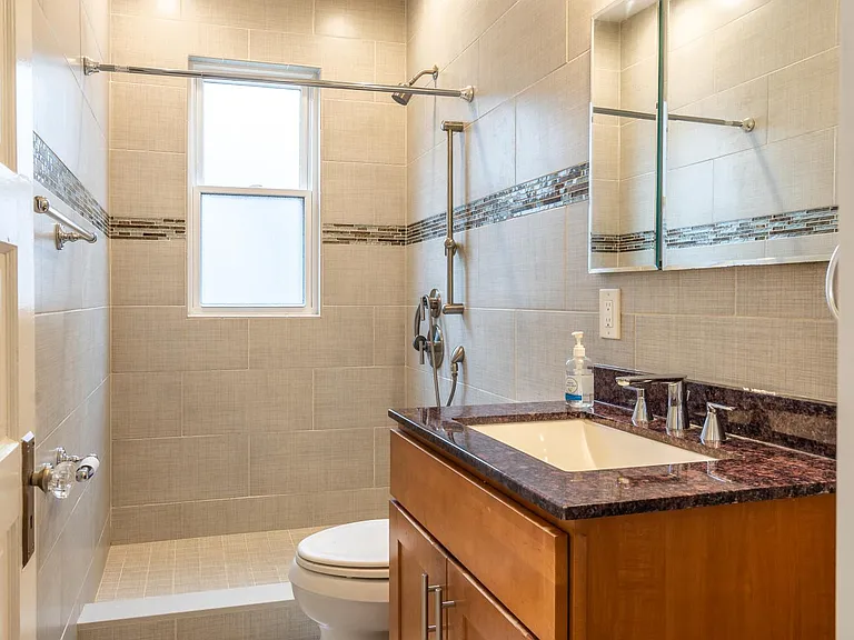 53 Saxton St #2 — Photo 8