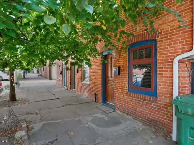 2309 Foster Ave — Photo 1