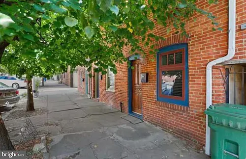 2309 Foster Ave Photo 1