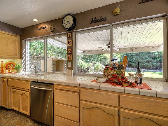 2nd image of 104 Pomine Ct