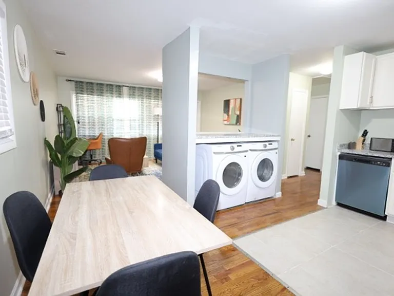 2202 Dering Cir NE #1 — Photo 11