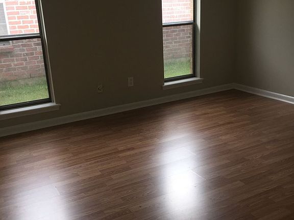 4th image of 114 Curran Ln