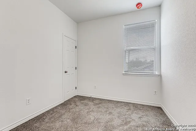 1835 W Poplar #402 — Photo 21